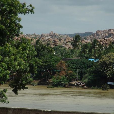 Shambhu Guest House Hampi Exterior photo